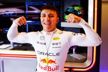 Isack Hadjar, piloto de automovilismo franc¨¦s-argelino, con el Oracle Red Bull Racing.