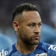 Neymar la lía en redes sociales