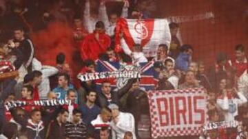 Radicales del Sevilla protestan contra las medidas de control