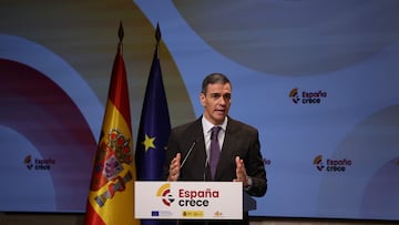 El presidente del Gobierno, Pedro Sánchez, interviene durante el acto de clausura de la presentación del nuevo fondo ‘España Crece’, en el Colegio de Arquitectos de Madrid, a 16 de febrero de 2026, en Madrid (España). El nuevo fondo estará dotado con una base de 10.500 millones de euros de los fondos Next Generation del Plan de Recuperación, con el objetivo de movilizar unos 120.000 millones de euros a través de deuda privada e inversores nacionales e internacionales.
16 FEBRERO 2026
Alejandro Martínez Vélez / Europa Press
16/02/2026