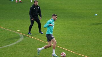 Roberto, en un entrenamiento con el Málaga.