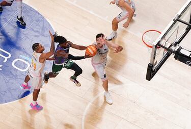 El Unicaja sigue en modo apisonadora