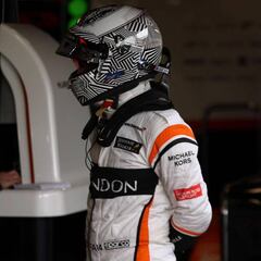 Alonso y McLaren acaban los test a casi tres segundos de Ferrari