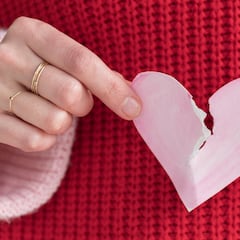 Una terapeuta avisa de las infidelidades en vacaciones: si tu pareja es de uno de estos perfiles puede haber “riesgo”