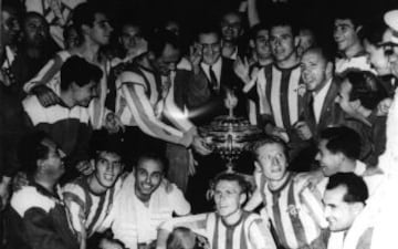 Trofeo de 1964, donde el Betis fue el campeón.