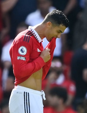 Pese a la entrado del delantero portugués el Manchester United no pudo evitar la derrota frente al Brighton & Hove Albion Football Club en su propio campo el primer encuentro de la Premier de esta temporada.