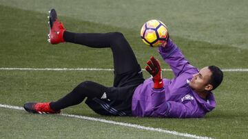 El portero del Real Madrid Keylor Navas jugará hoy un nuevo derbi.