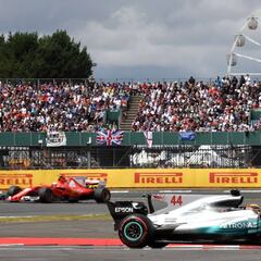 Hamilton wins fourth straight British GP