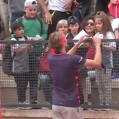 El gran gesto de Zverev con una niña tras darle un pelotazo