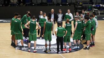 Los jugadores del Unicaja, durante un entrenamiento