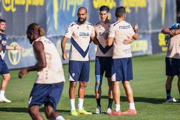 Fali en un entrenamiento junto a Carlos Fernández y Gonzalo Escalante.