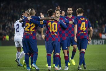 Messi hizo doblete y tambi¨¦n anot¨® el 4-1.