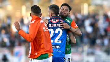 Requena sorprendió a Colo Colo: ¡gol de arco a arco!