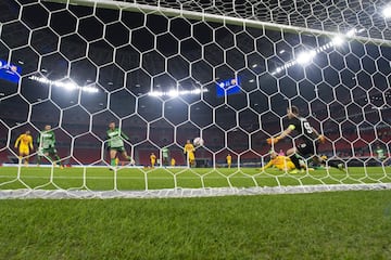 0-2. Martin Braithwaite marcó el segundo gol.