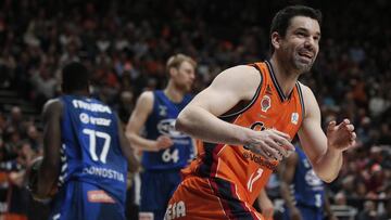 Rafa Martínez celebra una canasta ante el Gipuzkoa.