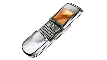 The 10 old cell phones we have gathering dust at home that collectors are paying a fortune for
