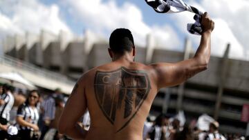 FILE PHOTO: Atletico Mineiro fans outside the stadium before a match against Fluminense at the Estadio Mineirao, Belo Horizonte, Brazil, November 28, 2021. REUTERS/Ueslei Marcelino/File Photo