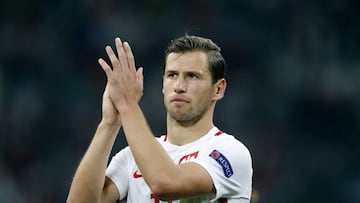 . Marseille (France), 30/06/2016.- Grzegorz Krychowiak of Poland react after the UEFA EURO 2016 quarter final match between Poland and Portugal at Stade Velodrome in Marseille, France, 30 June 2016. 
 
 (RESTRICTIONS APPLY: For editorial news reporting purposes only. Not used for commercial or marketing purposes without prior written approval of UEFA. Images must appear as still images and must not emulate match action video footage. Photographs published in online publications (whether via the Internet or otherwise) shall have an interval of at least 20 seconds between the posting.) (Polonia, Marsella, Francia) EFE/EPA/GUILLAUME HORCAJUELO EDITORIAL USE ONLY