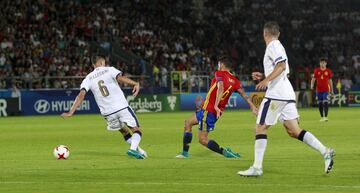 1-0. Dani Ceballos asistió a Saúl Ñíguez para marcar el primer gol.