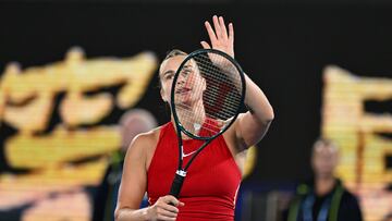 Melbourne (Australia), 13/01/2024.- Aryna Sabalenka of Belarus celebrates her first round win against Germany's Ella Seidel on Day 1 of the 2024 Australian Open at Melbourne Park in Melbourne, Australia, 14 January 2024. (Tenis, Bielorrusia, Alemania) EFE/EPA/LUKAS COCH AUSTRALIA AND NEW ZEALAND OUT
