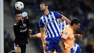 El gol del Atlético en O Dragao tuvo que marcarlo un jugador del Oporto, Iván Marcano.