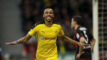 Un gol de Aubameyang le da un triunfo polémico al Dortmund