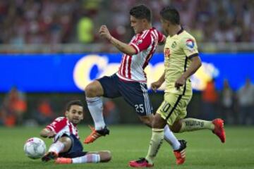 Acción entre Chivas y América