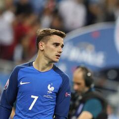 Griezmann 'best player' as UEFA unveil team of the tournament