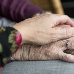 Una mujer de 90 años muere tras ceder su respirador a los más jóvenes: "Tuve una buena vida"