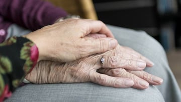 Una mujer de 90 años muere tras ceder su respirador a los más jóvenes: "Tuve una buena vida"