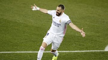 GRAF5870. VITORIA, 23/01/2021.- El delantero francés del Real Madrid, Karim Benzema celebra su gol, segundo del equipo, ante el Alavés, durante el encuentro correspondiente a la jornada 20 de primera división que disputan hoy Sá