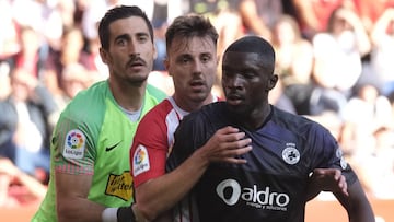 El Racing le complica mucho el futuro a José Alberto López