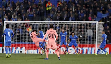 0-2. Luis Suárez marcó el segundo gol.