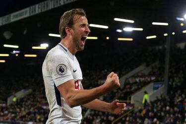 Manchester City seal 17th straight win; Harry Kane equals record