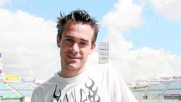 <b>IMPACIENTE. </b>El jugador malagueño cuenta las horas para enfundarse la elástica del Betis.