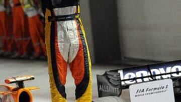 La Federación Internacional del Automóvil (FIA) ha abierto una investigación sobre la victoria del español Fernando Alonso en el Gran Premio de Singapur del año pasado, según el portal especializado ''Autosport''.