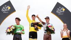 Chris Froome, en el podio de Par&iacute;s junto a Rigoberto Ur&aacute;n y Romain Bardet.