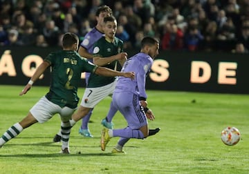 Eden Hazard con Luis Aguado e Iván Fernández Tamayo.