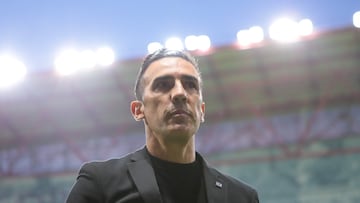 Vicente Sanchez head coach of Cruz Azul during the 17th round match between Toluca and Cruz Azul as part of the Liga BBVA MX, Torneo Clausura 2025 at Nemesio Diez Stadium, on April 19, 2025 in Toluca, Estadio de Mexico, Mexico.