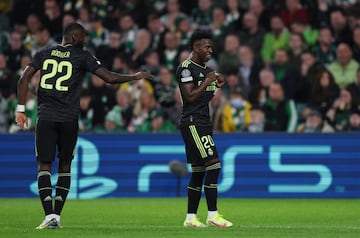 0-1. Vinicius Junior celebra el primer gol.