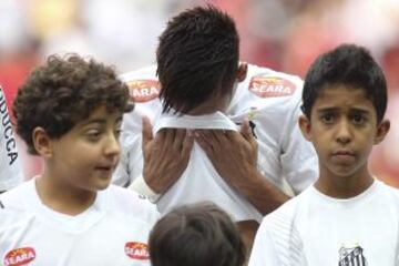 Emotiva despedida de Neymar con el Santos