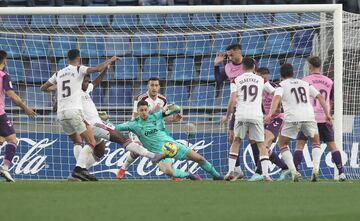 Su trabajo es imprescindible para el equipo de Albés. Aunque esta jornada el resultado no fue el esperado siempre está en el sitio adecuado para que el rival no lo tenga fácil para avanzar.