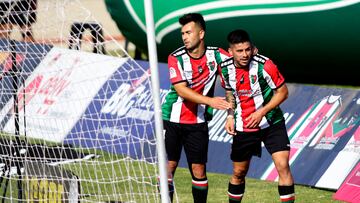 Futbol, Palestino vs Nublense.
Novena fecha, campeonato Nacional 2022.
El jugador de Palestino Jonathan Benitez celebra su gol contra Nublense partido de primera division realizado en el estadio Municipal de La Cisterna de Santiago, Chile.
10/04/2022
Javier Salvo/Photosport

Football, Palestino vs Nublense.
The Palestino Jonathan Benitez player celebrates his goal against Nublense during the first divsion match held at the Municipal de La Cisterna stadium in Santiago, Chile.
10/04/2022
Javier Salvo/Photosport