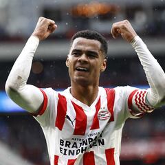 Gakpo llega a Liverpool: ¿Es el reemplazo ideal de Luis Díaz?