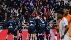 La UEFA multa al Celta por los incidentes de sus aficionados en Lyon
