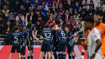 Celta Vigo's players celebrates after Javi Rueda scored a goal during the UEFA Europa League last 16 second leg football match between Olympique Lyonnais (OL) and Celta Vigo at the Groupama Stadium in Lyon, central-eastern France, on March 19, 2026. (Photo by OLIVIER CHASSIGNOLE / AFP)