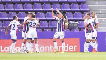 VALLADOLID, SPAIN - SEPTEMBER 13: Michel of Real Valladolid celebrates with his team mates after scoring his team&#039;s first goal during the La Liga Santader match between Real Valladolid CF and Real Sociedad at Estadio Municipal Jose Zorrilla on Septem