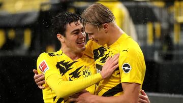 El mediocampista estadounidense aprovechó el error en la salida en el mediocampo del Friburgo para llevarse el balón y tocar al ‘9’ del Dortmund que remató de primera.