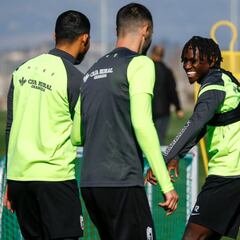 El parte de guerra del Granada: seis lesionados a tres días del Nápoles