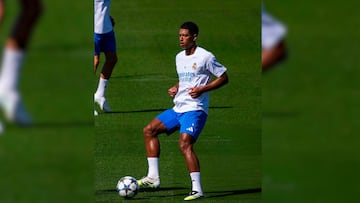 Tras superar la lesión de hombro sufrida en Julio, el mediocampista inglés volvió a la dinámica del equipo y ya fue convocado para el duelo frente al Marsella por la UEFA Champions League.